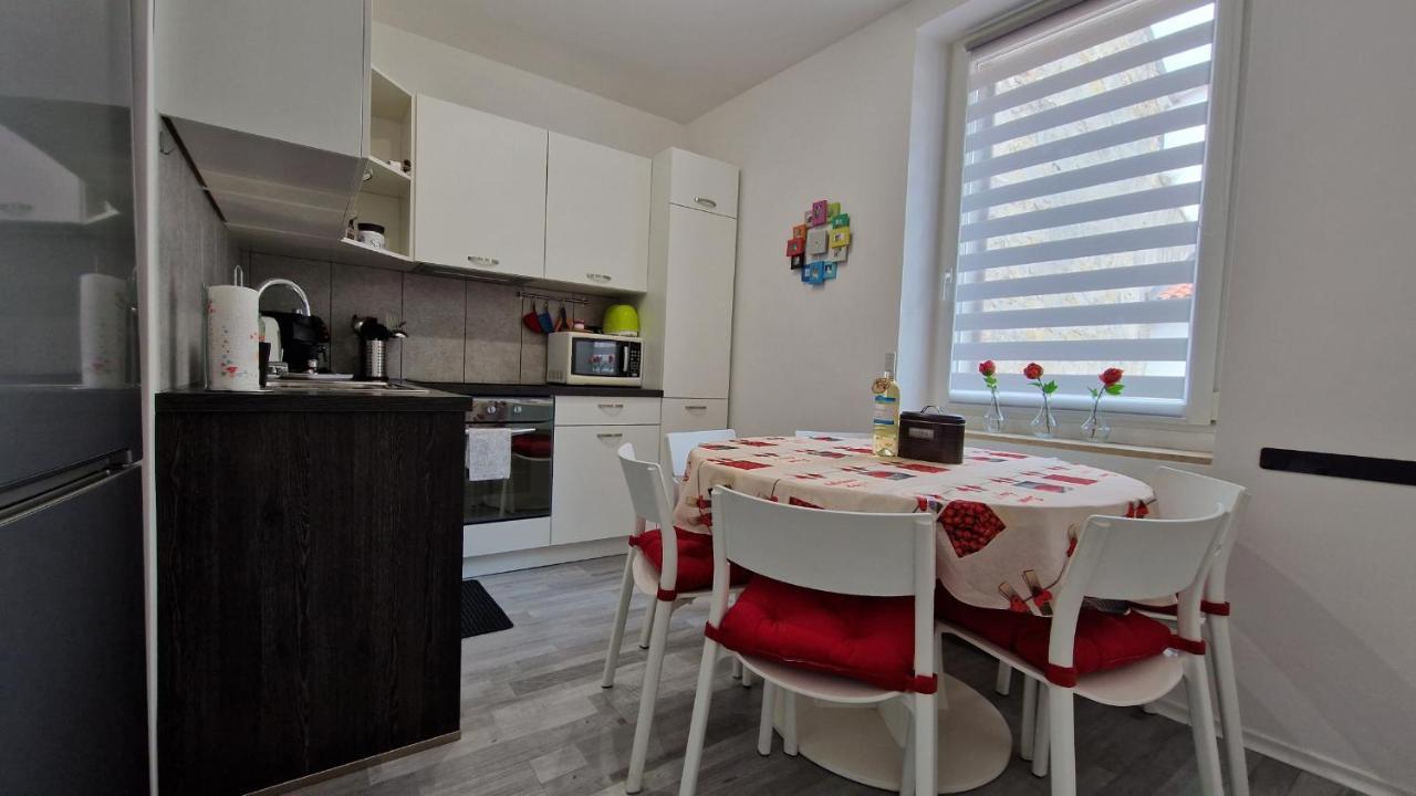 Sun Kissed Apartment Копер Экстерьер фото