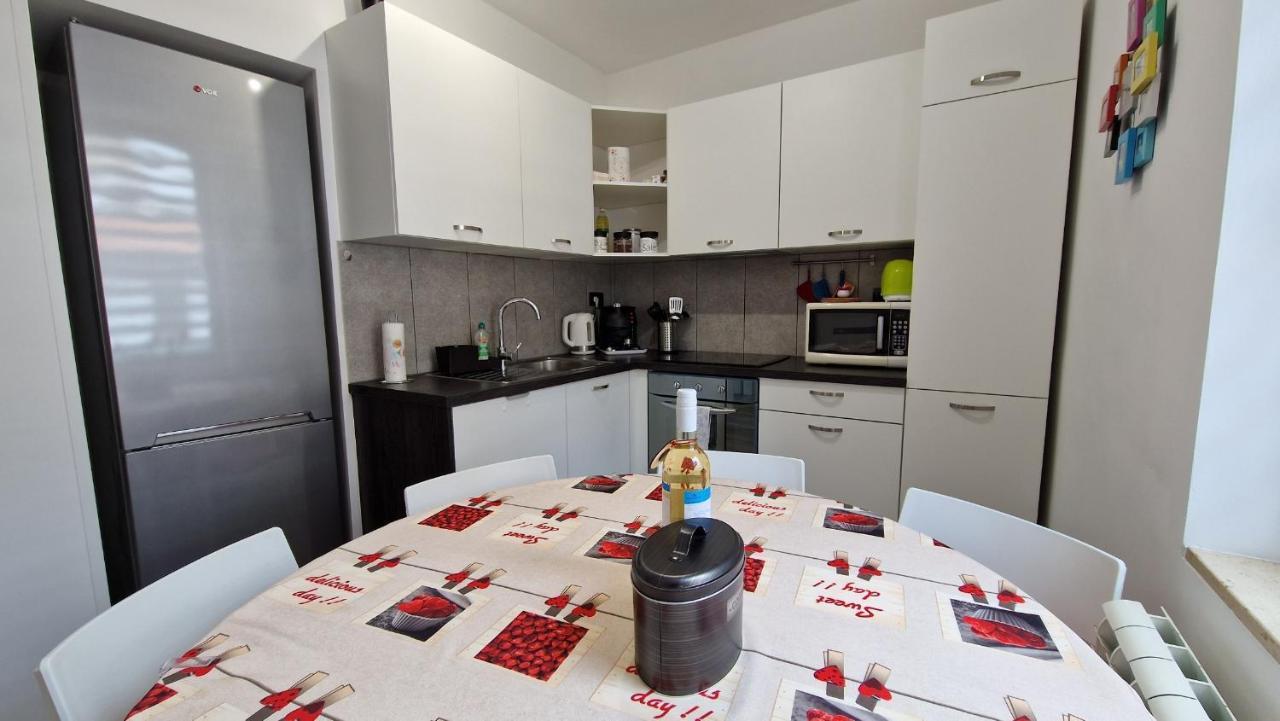 Sun Kissed Apartment Копер Экстерьер фото